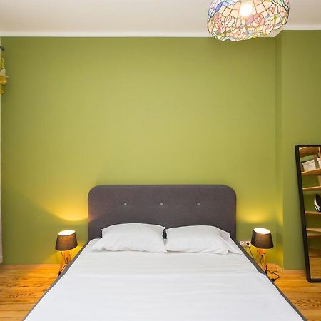 Colorful 2Bdr Apartment In The City Center Sofya Dış mekan fotoğraf