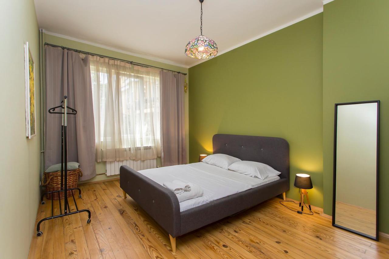 Colorful 2Bdr Apartment In The City Center Sofya Dış mekan fotoğraf