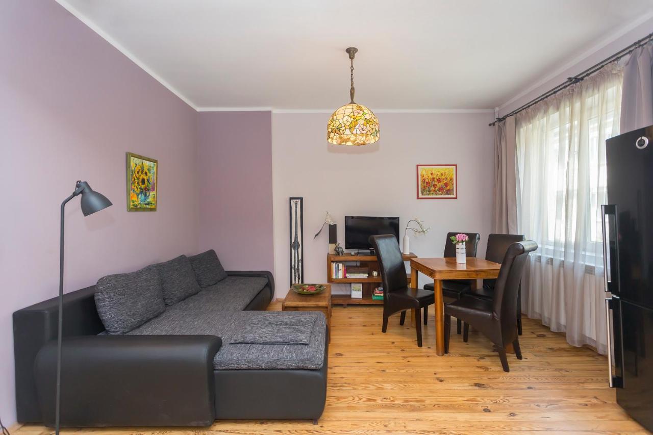 Colorful 2Bdr Apartment In The City Center Sofya Dış mekan fotoğraf