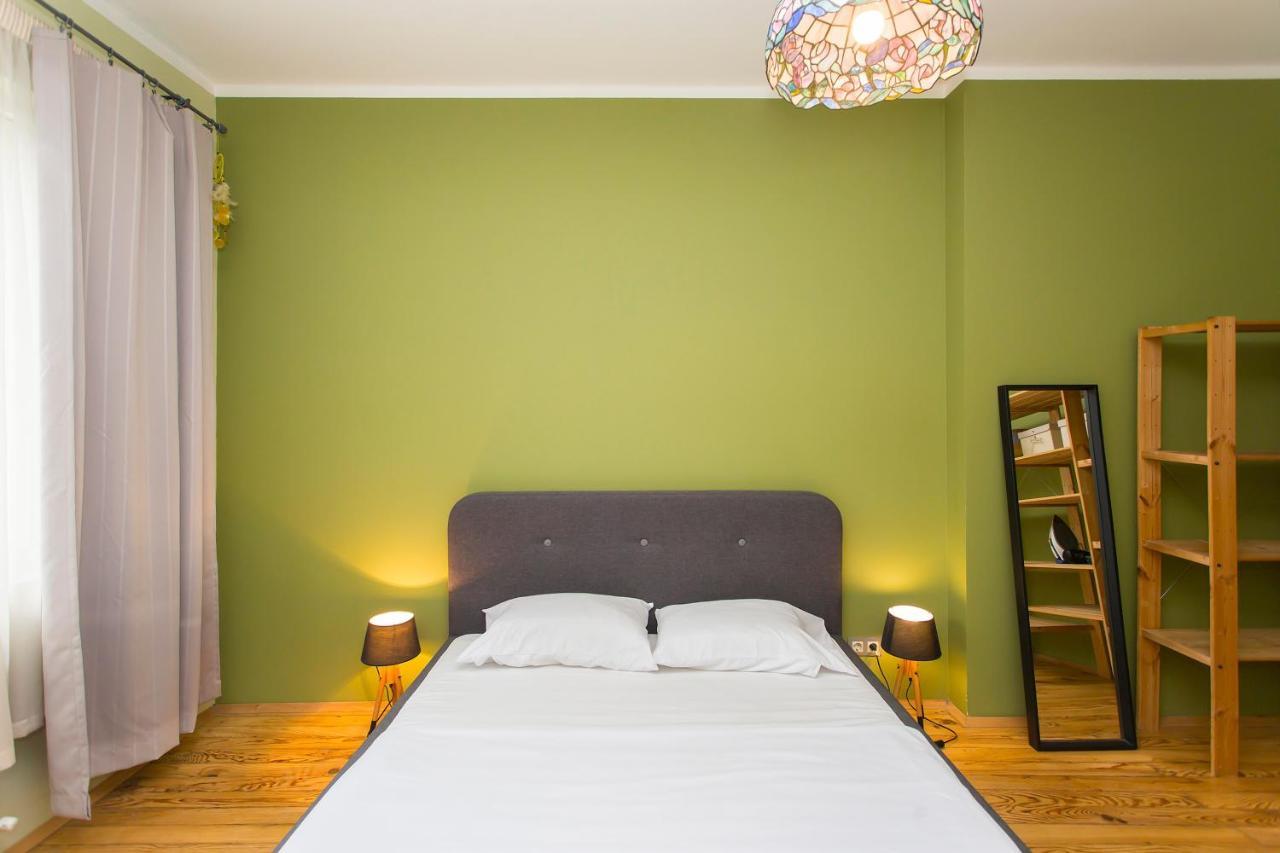 Colorful 2Bdr Apartment In The City Center Sofya Dış mekan fotoğraf