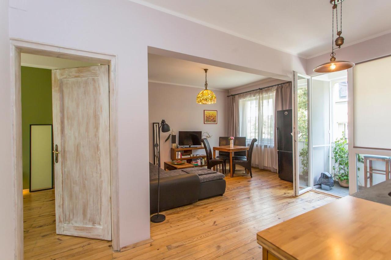 Colorful 2Bdr Apartment In The City Center Sofya Dış mekan fotoğraf